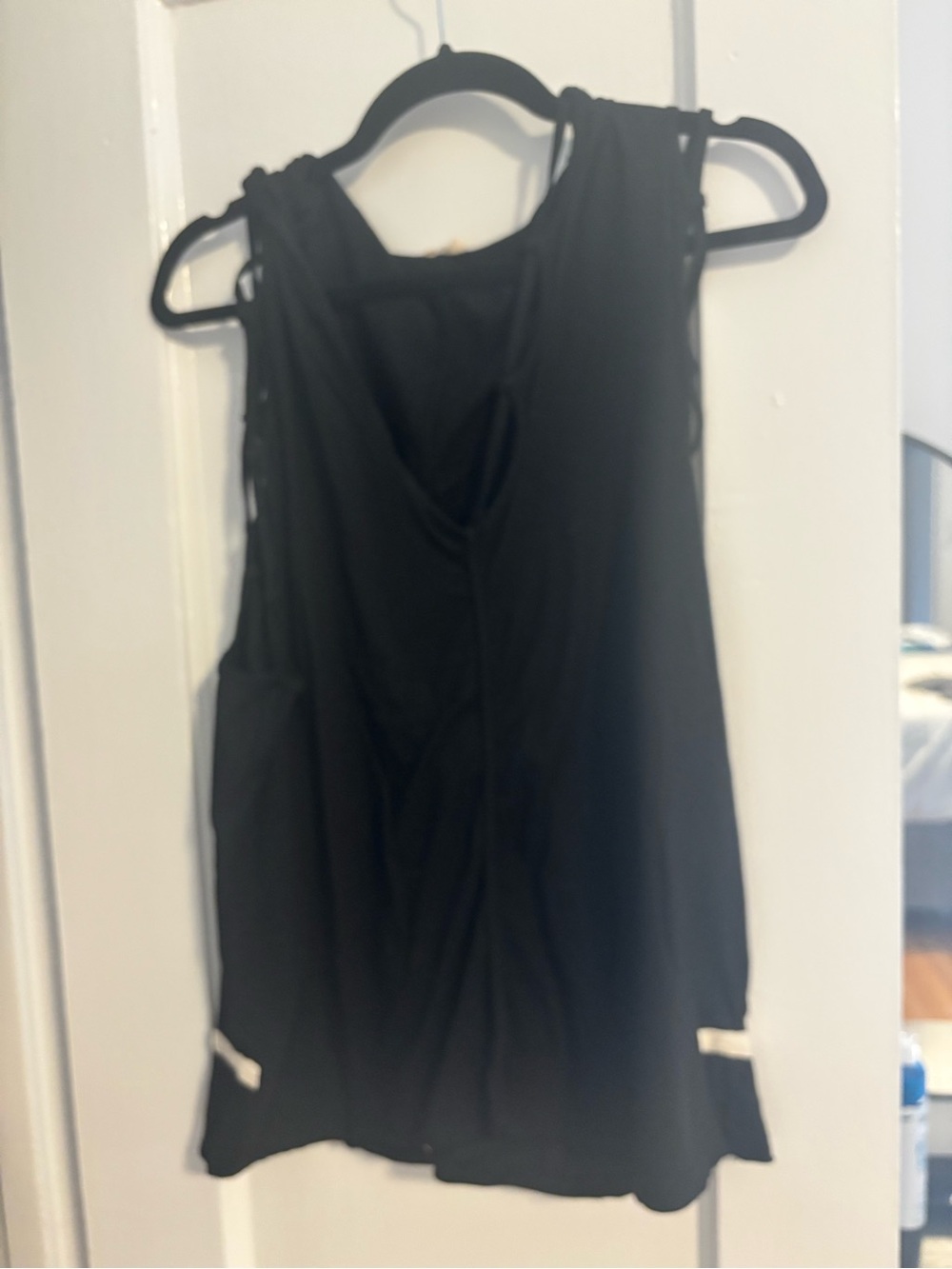 Black Sleeveless V-Neck Women's Hoodie size small